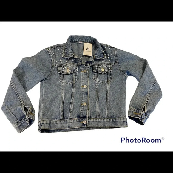NWT Cropped Denim Jean Jacket With Pearl Bead Accents Sz M - Picture 1 of 7